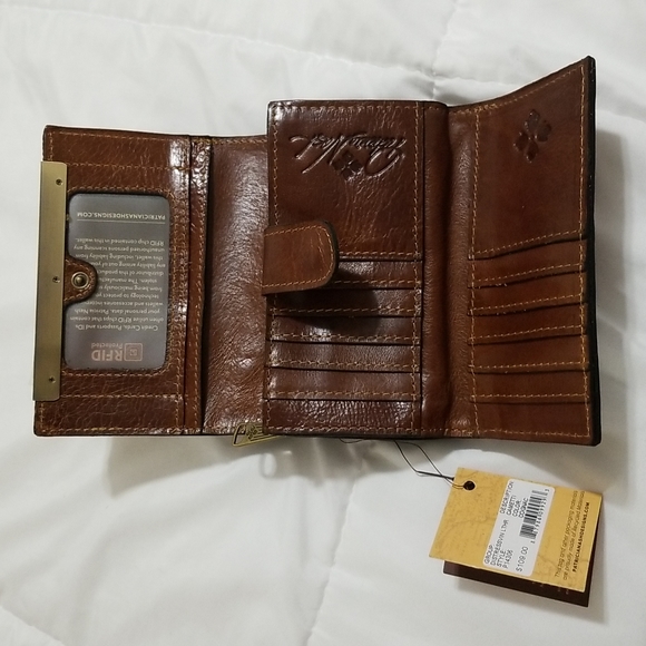 Patricia Nash Handbags - Patricia Nash Distressed Vintage Leather Cametti